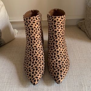 NWT Ladies size 6 1/2 Bamboo Cheetah Print Booties